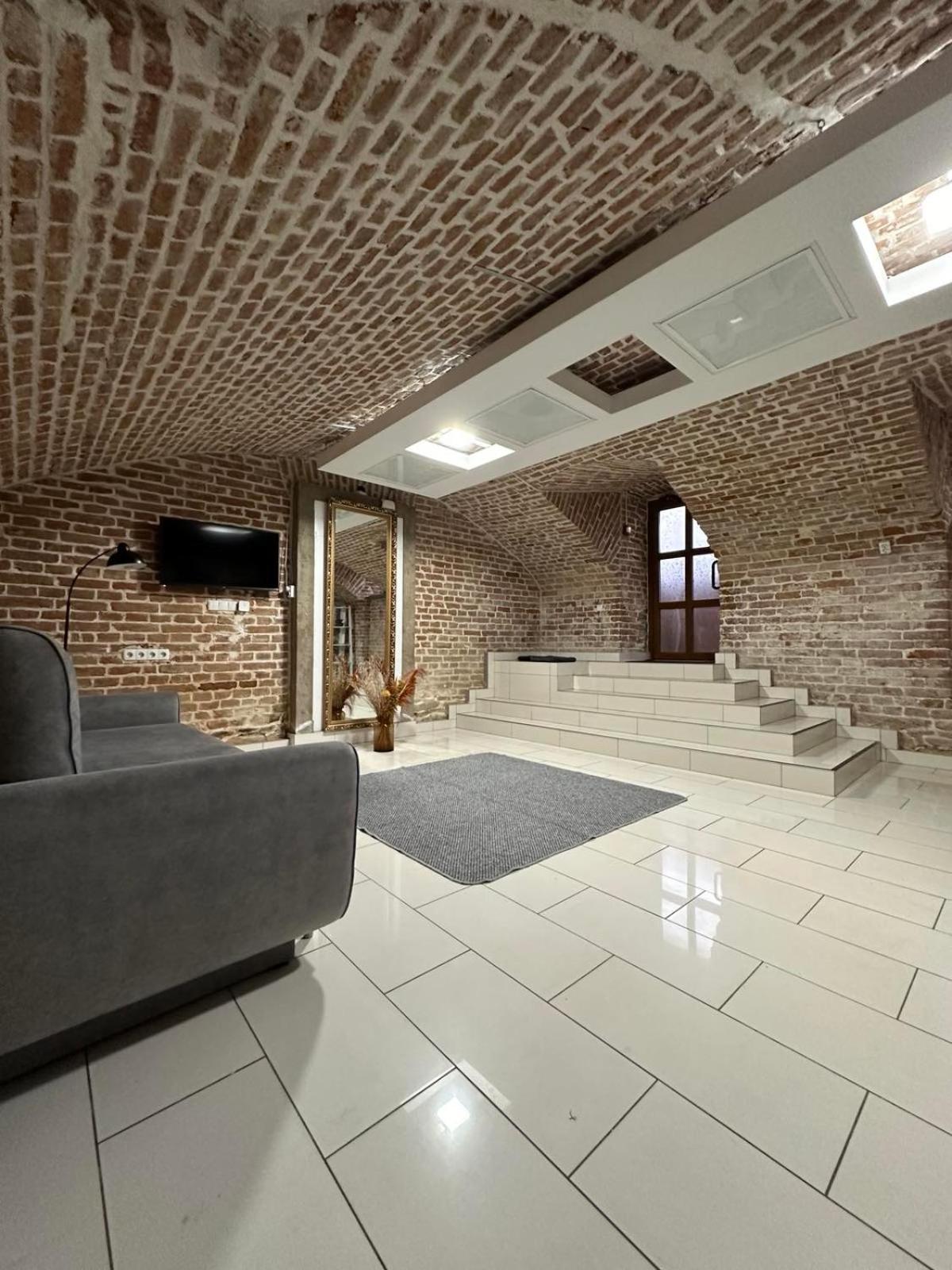2Х Кім-Й Loft На Площі Філармонії By Willox Apartment Чернивци Екстериор снимка